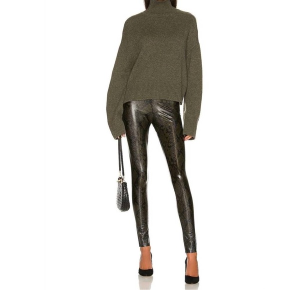 Commando Faux Leather Animal Legging in Moss Snake Small - Picture 5 of 13